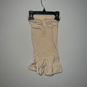 SKIMS SEAMLESS SCULPT STRAPLESS SHORTIE BODYSUIT SAND XS  NO STRA